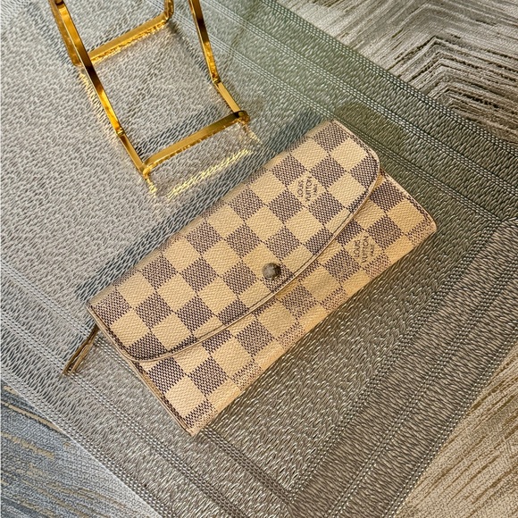 Louis Vuitton Damier Bifold Checkered Clutch - Picture 3 of 16